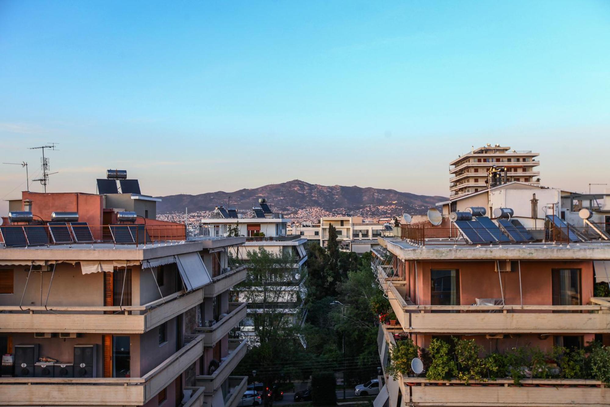 Loft Condo Next To Metro Station. Amazing View! Афины Экстерьер фото