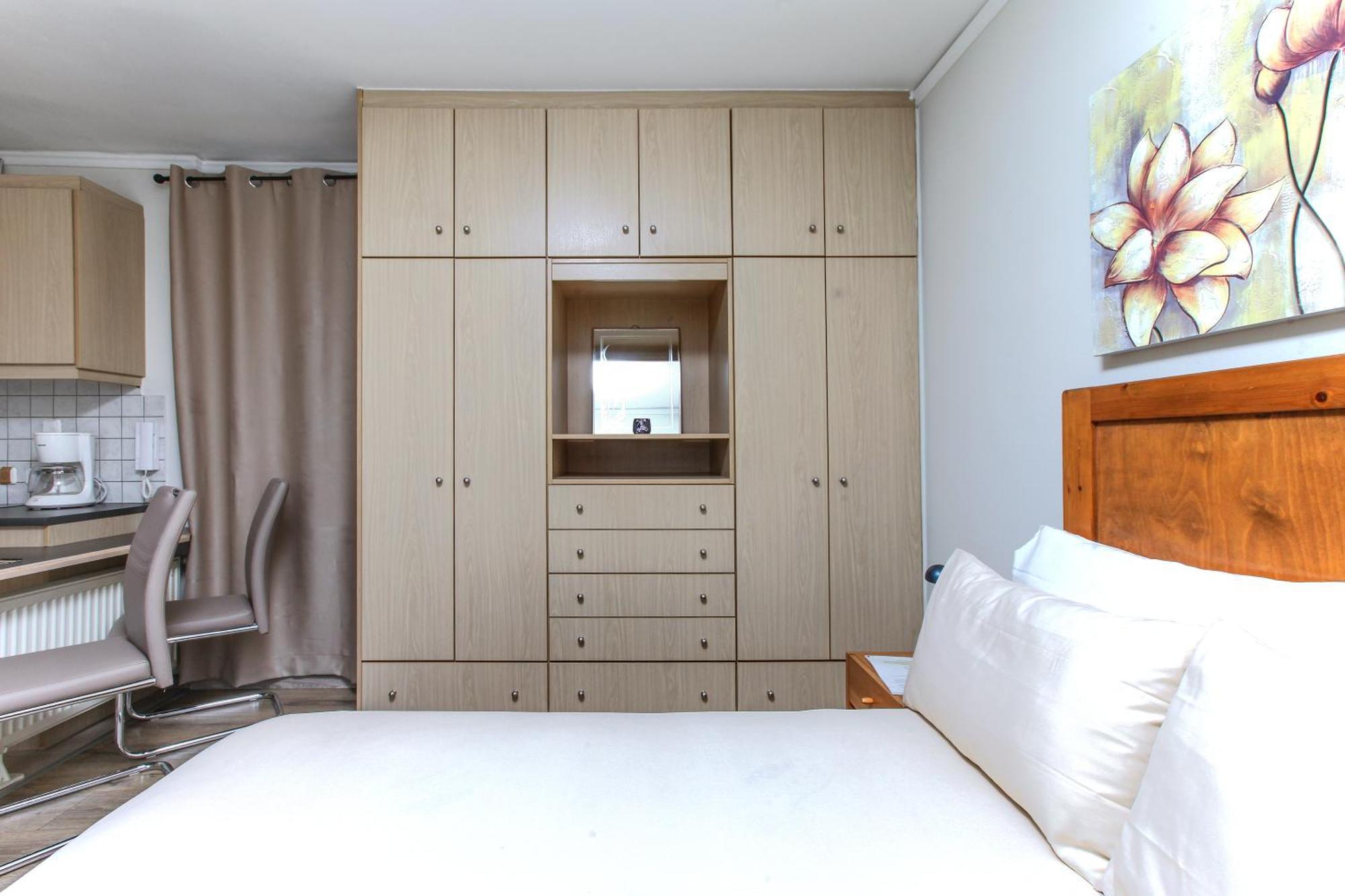 Loft Condo Next To Metro Station. Amazing View! Афины Экстерьер фото