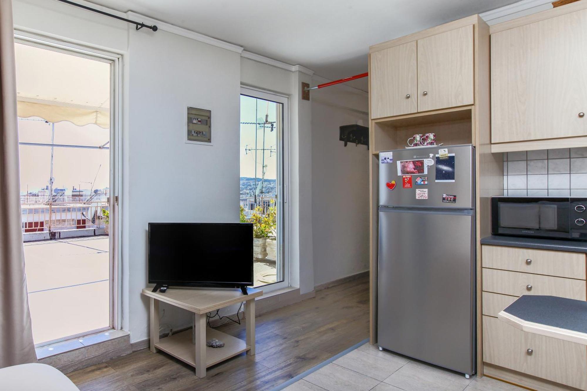 Loft Condo Next To Metro Station. Amazing View! Афины Экстерьер фото
